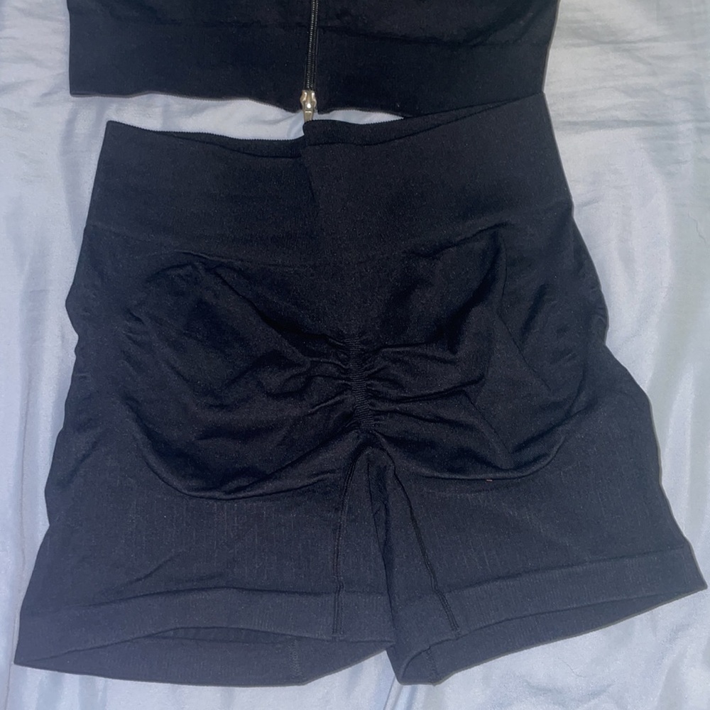 Black Two-Piece Set - Picture 2 of 4